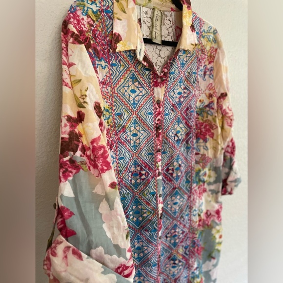 Aratta Silent Journey Button Down Dress with Floral Patterns and Lace Detail - Picture 4 of 5